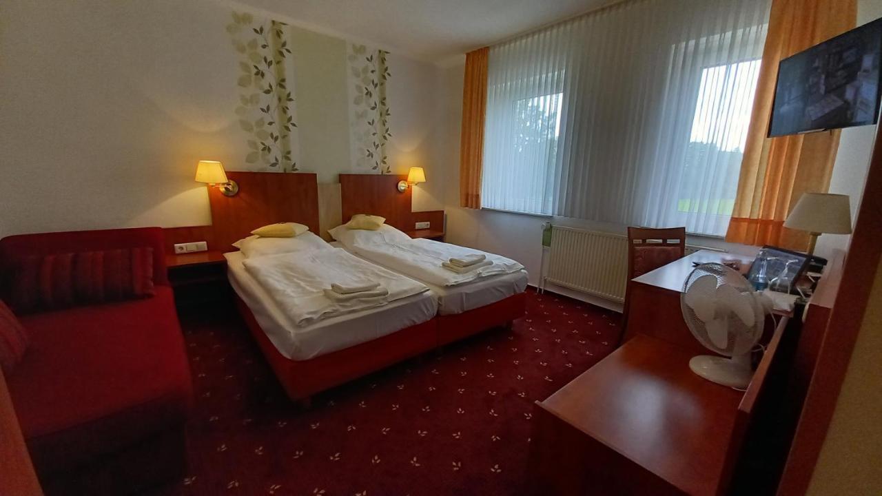 Kraeuterhotel & Restaurant Heidejaeger Mulmshorn Eksteriør billede