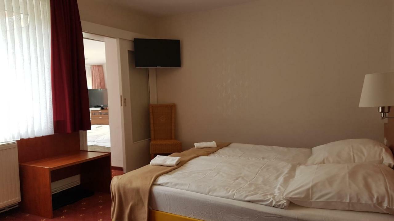 Kraeuterhotel & Restaurant Heidejaeger Mulmshorn Eksteriør billede