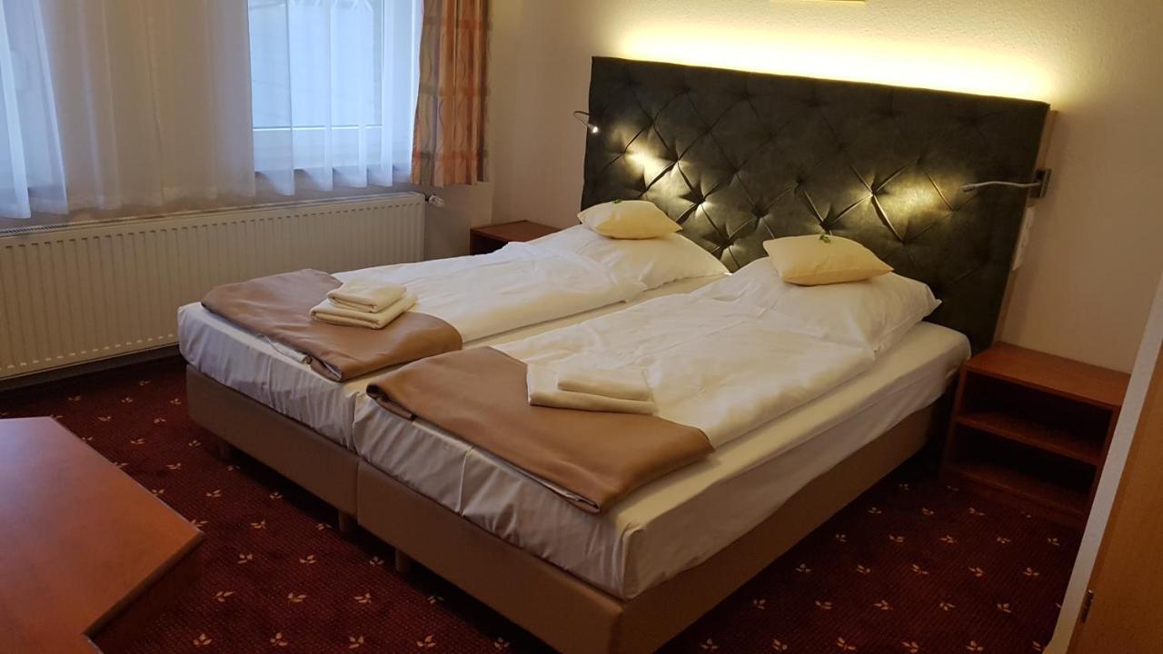 Kraeuterhotel & Restaurant Heidejaeger Mulmshorn Eksteriør billede